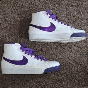 Nike SB Zoom Blazer Mid ISO White/Court Purple High-Top Sneakers 6.5 Youth